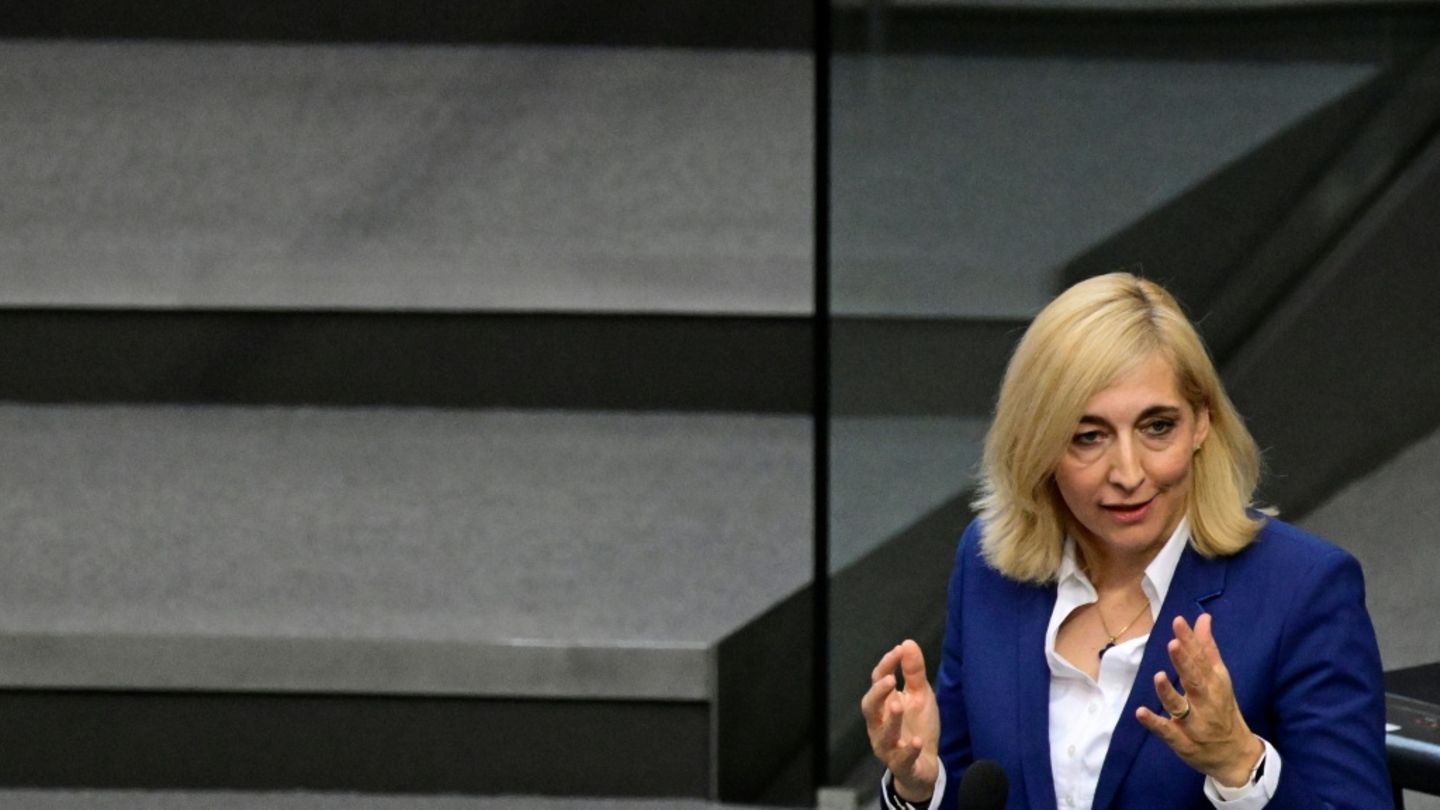 Ministerin Warken