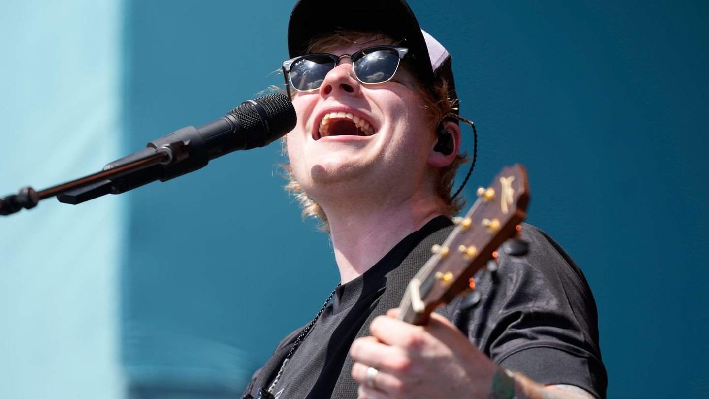 Auf seinem achten Album verarbeitet Ed Sheeran süd- und westasiatische Klänge. (Archivbild) Foto: Wilfredo Lee/AP/dpa