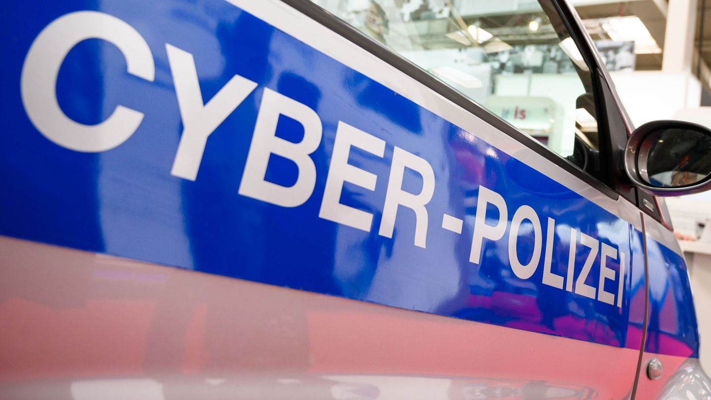 Cybercrime-Experten hoben bei Razzia einen Darknet-Drogenhandel aus. (Symbolbild) Foto: Christophe Gateau/dpa