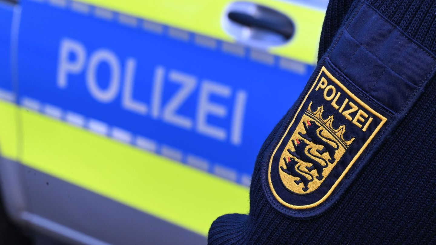Nach Eintreffen der Polizei konnten die Laster selbstständig aus dem Tunnel gefahren werden. (Symbolbild) Foto: Bernd Weißbrod/d