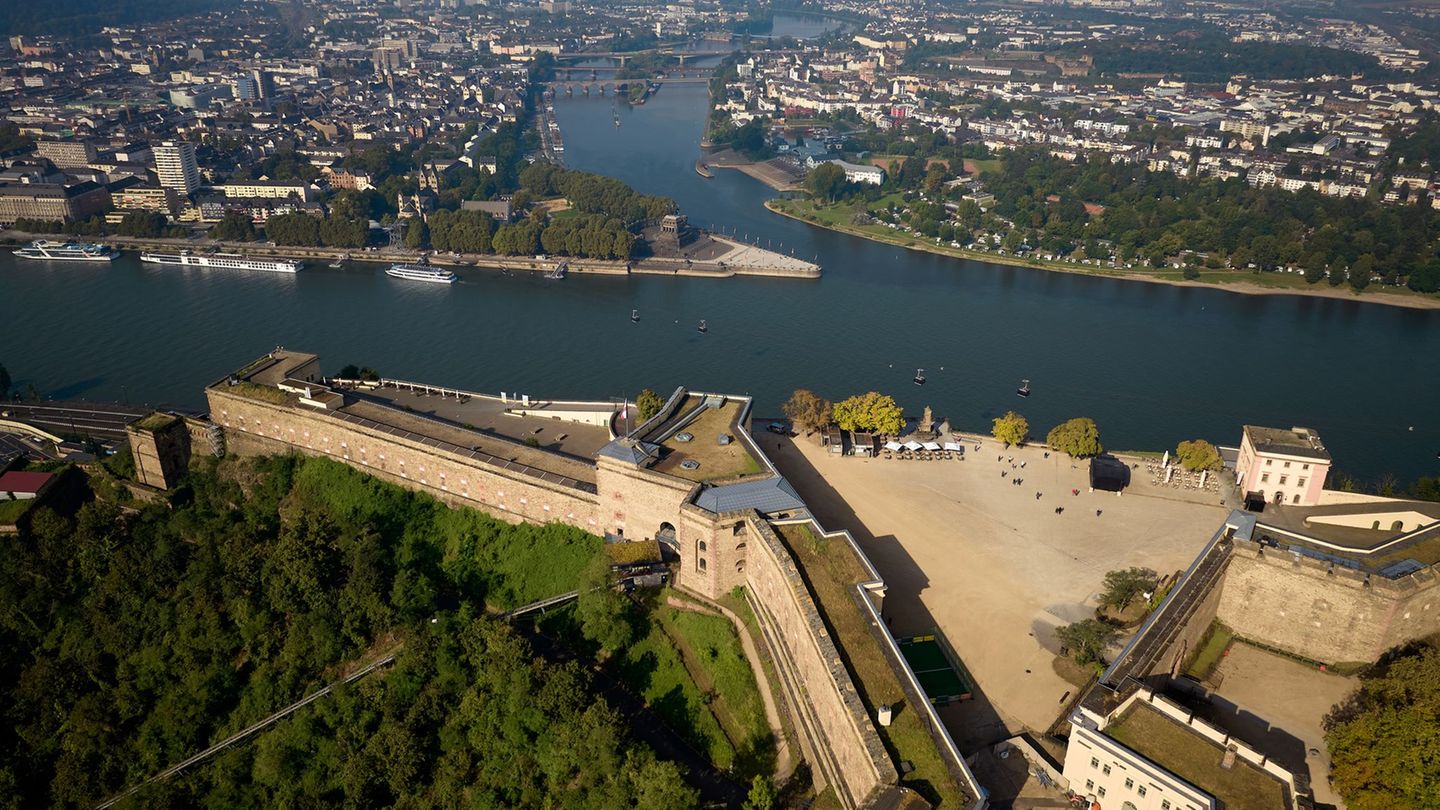 Unterhalb der Festung war damals die Leiche der Touristin gefunden worden. (Archivbild) Foto: Thomas Frey/dpa