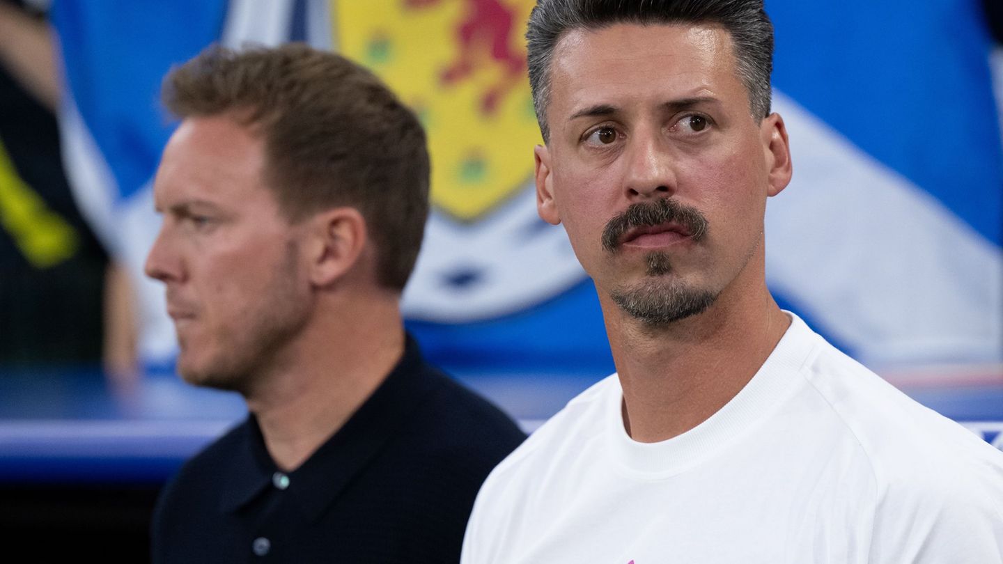 Sandro Wagner (rechts) war vor seinem Job in Augsburg der Assistent von Bundestrainer Julian Nagelsmann. (Archivfoto) Foto: Sven