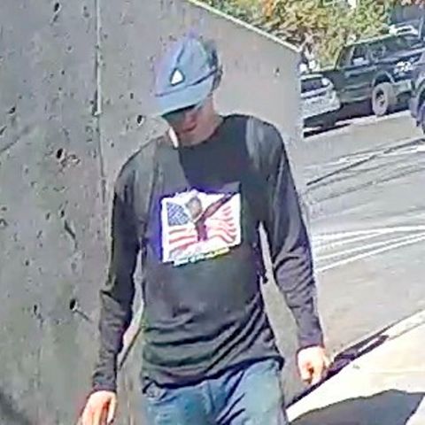 Ein Foto des Verdächtigen, mit dem die Behörden fahndeten Ein Foto des Verdächtigen, mit dem die Behörden fahndeten