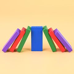Auch nach einem schwierigen Start ins Leben kann es gelingen, ein erfolgreiches Leben zu führen. Sechs Resilienzfaktoren helfen dabei