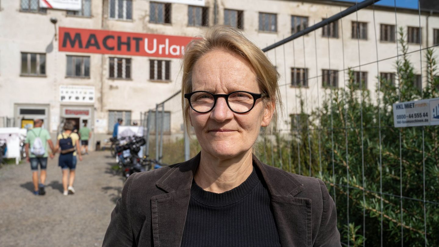 Katja Lucke leitet das Dokumentationszentrum Prora und bezeichnet es zum 25-Jubiläum als Erfolgsgeschichte. Foto: Stefan Sauer/d