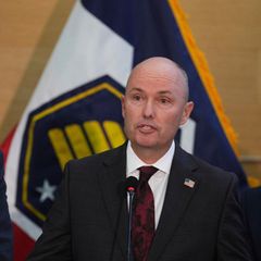 Spencer Cox, Gouverneur von Utah, spricht auf einer Pressekonferenz zum Attentat auf Charlie Kirk