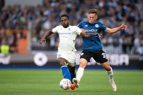 Lieferten sich eine umkämpfte Partie: Arminia Bielefeld und der 1. FC Magdeburg. Foto: Marius Becker/dpa