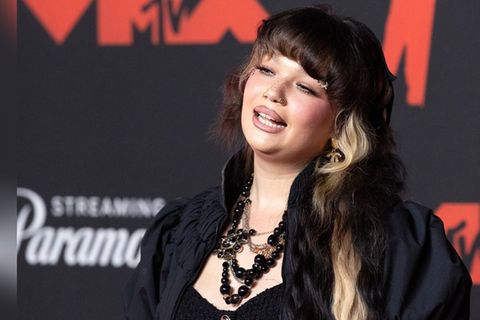 Lola Young ist eine der vielversprechendsten Newcomerinnen der britischen Musikszene.