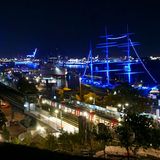 Blick über den Hamburger Hafen bei Nacht