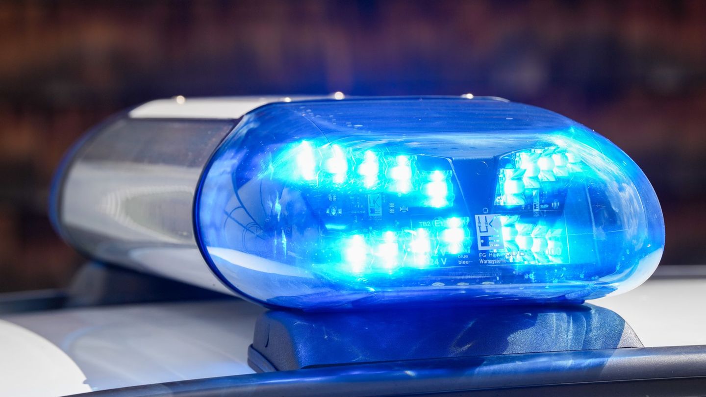 Ein 26-jähriger Mann ist bei einem Unfall in Kornwestheim schwer verletzt worden. (Symbolbild) Foto: Soeren Stache/dpa