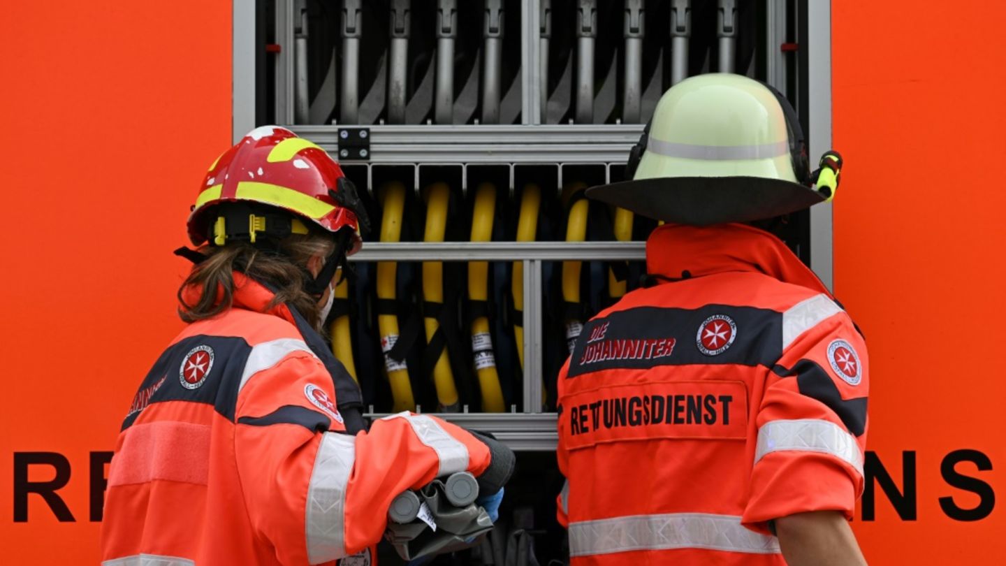 Rettungskräfte bei Einsatz