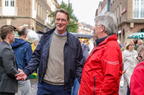 Hendrik Wüst appelliert an die Bürger in Nordrhein-Westfalen: Sie sollen wählen gehen. Foto: Christoph Reichwein/dpa