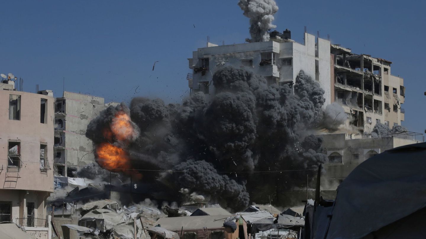 Bei neuen Angriffen des israelischen Militärs im Gazastreifen sind Berichten zufolge mindestens 39 Menschen getötet worden. Foto
