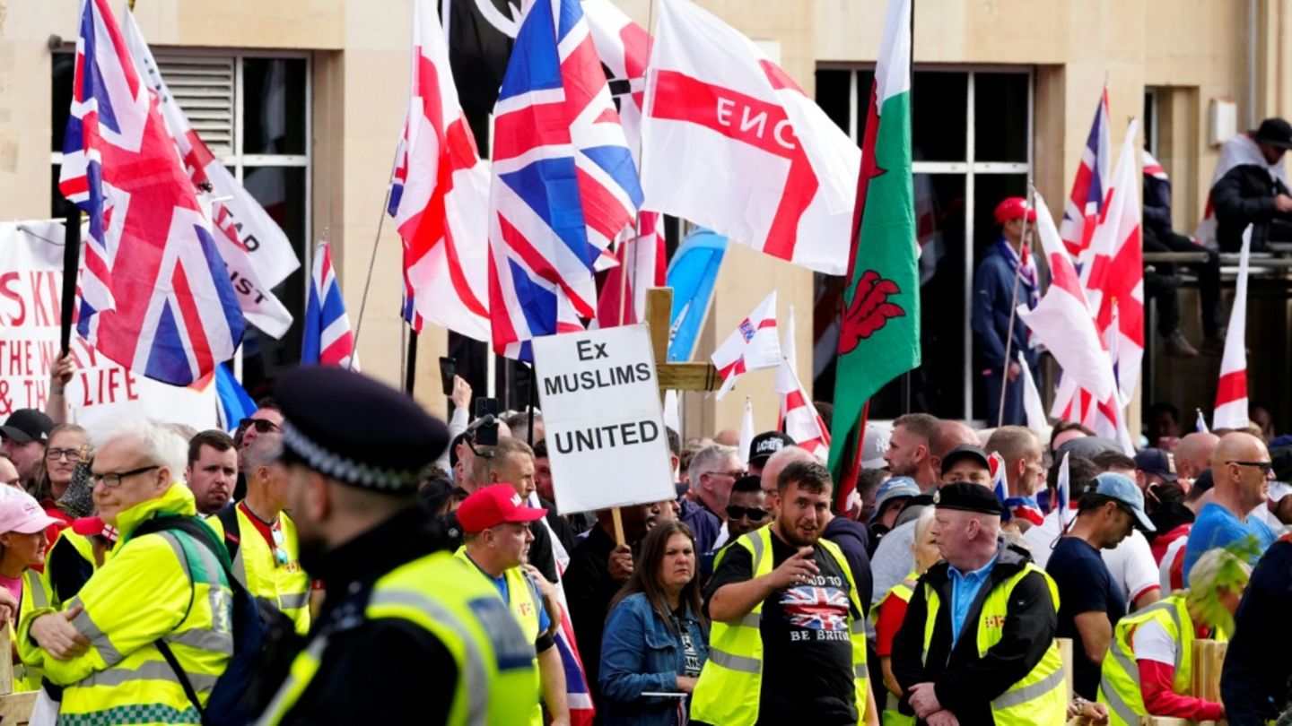 Demo nach Aufruf des Rechtsextremen Robinson in London