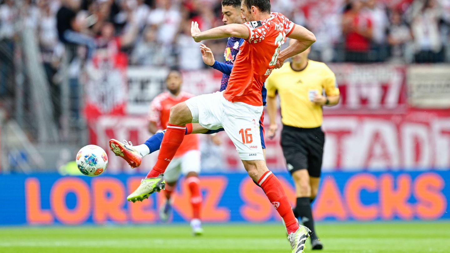 Erwischte nicht seinen besten Tag: Der Mainzer Stefan Bell. Foto: Uwe Anspach/dpa