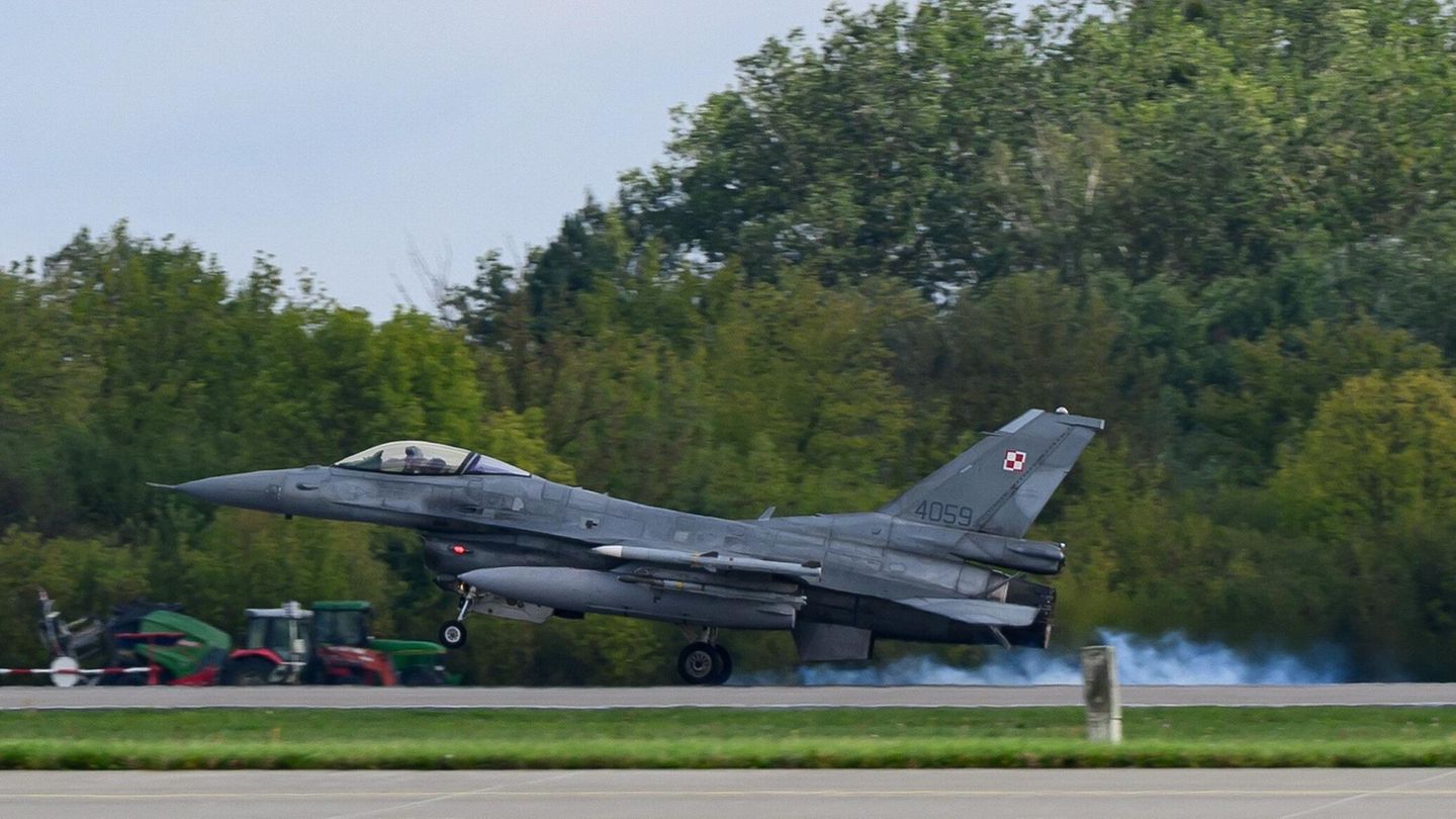 Ein polnischer F-16-Kampfjet