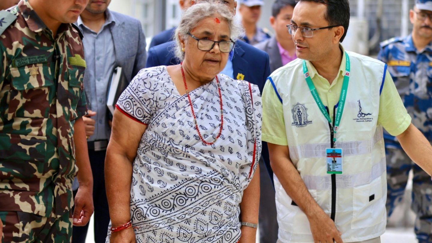 Nepals Übergangs-Regierungschefin Karki