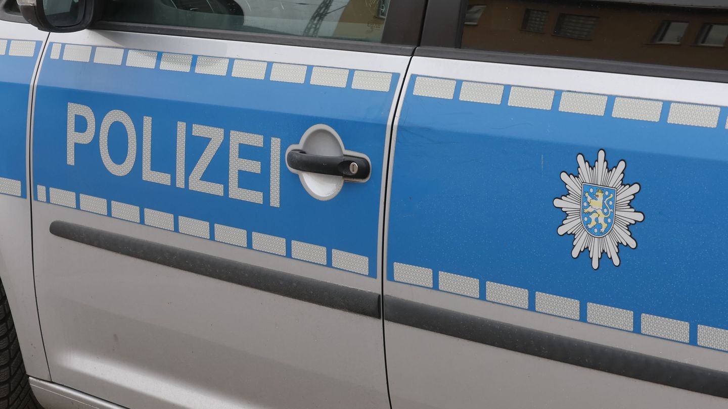 Ein junger Mann hat auf einem Traktortreffen im Eichsfeld ein sieben Jahre altes Mädchen mit einem Motocross-Motorrad verletzt.