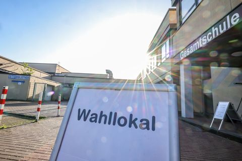 Bis 18.00 Uhr können die Wahlberechtigten in NRW ihre Stimmen abgeben. Foto: Christoph Reichwein/dpa