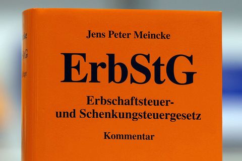 In Deutschland gibt es bei der Erbschafts- und Schenkungssteuer Sonderregelungen für große Vermögen und Firmenanteile. (Symbolbi