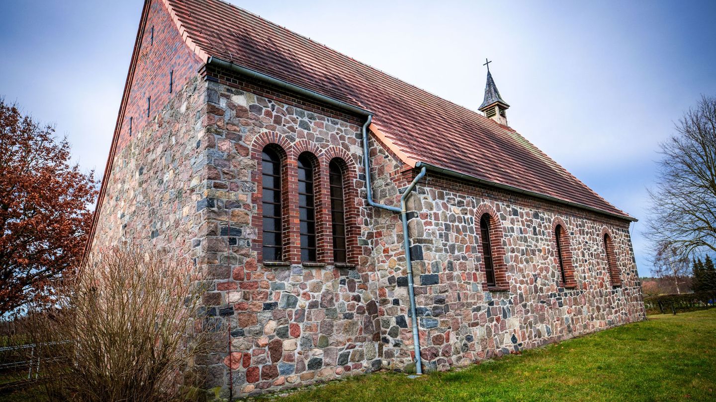 Der Erhalt ihrer Kirche stellt viele Gemeinden vor Herausforderungen. (Archivbild) Foto: Jens Büttner/dpa