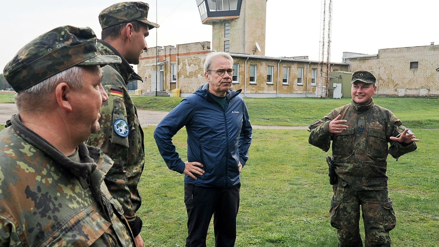 Innenminister Georg Maier besuchte am Wochenende Thüringer Soldatinnen und Soldaten in Litauen. Sie nehmen an der Brigadeübung "