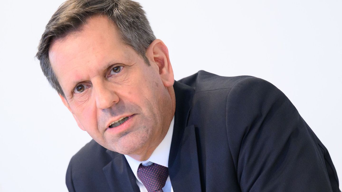Der niedersächsische Ministerpräsident Olaf Lies will "mit neuem Realitätssinn zur klimaneutralen Mobilität". (Archivbild) Foto: