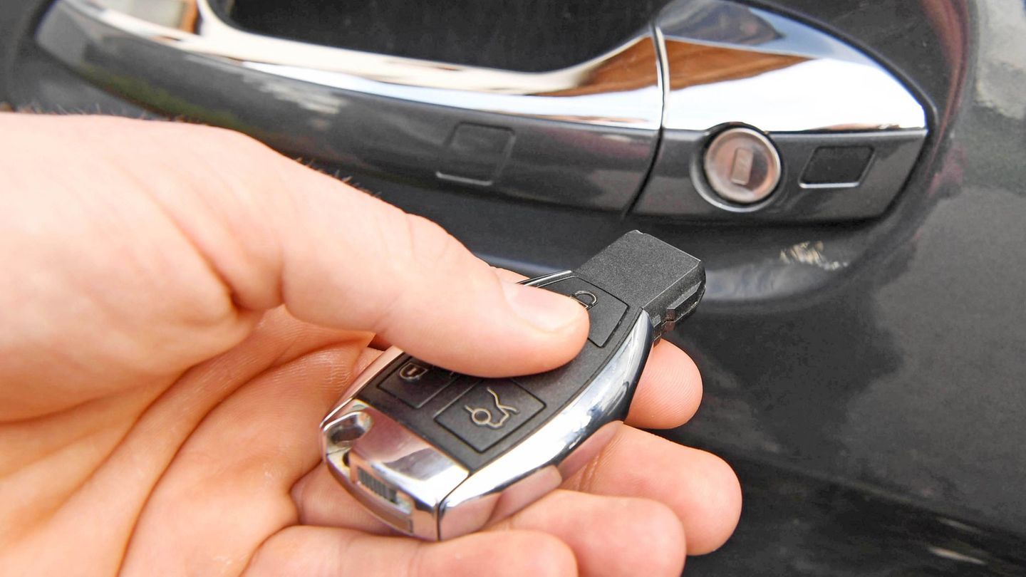 Mit sogenannten Keyless-Go-Systemen können Autos auch ohne einen Schlüssel zu zücken entriegelt und gestartet werden. (Archivbil