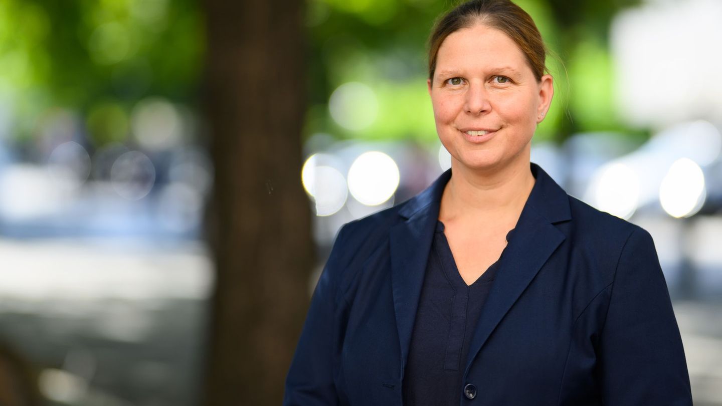 Vom Kabinett zurück ins Parlament: Wiebke Osigus ist wieder einfache Abgeordnete im niedersächsischen Landtag. Foto: Julian Stra
