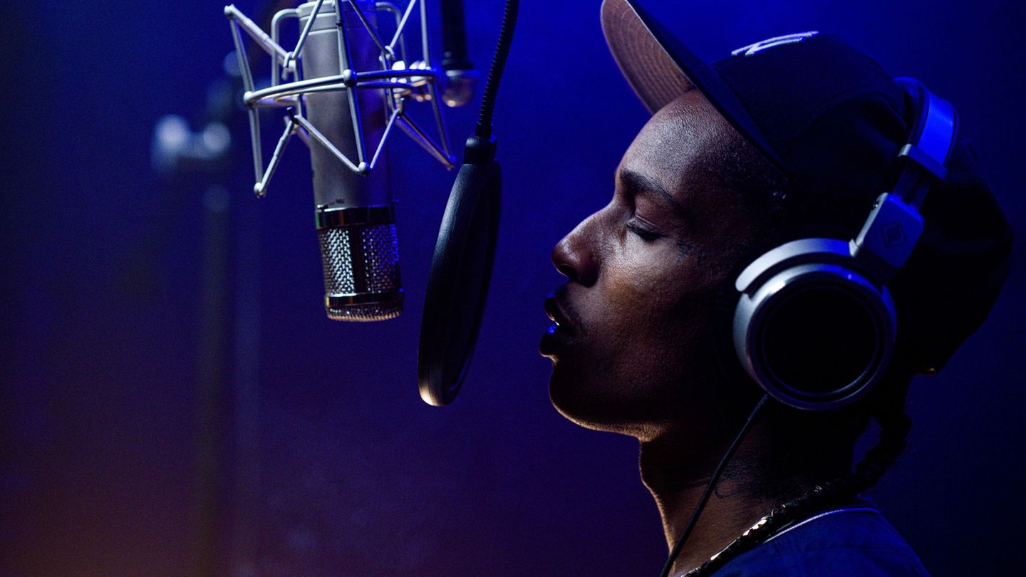 Asap Rocky ist im Thriller "Highest 2 Lowest" auf Apple TV+ auch mit dabei. Foto: --/Apple TV+/dpa