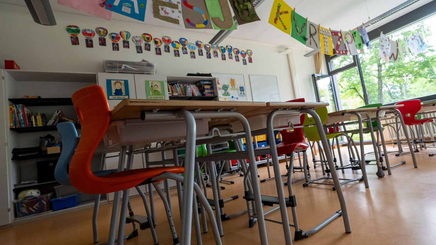 Das Schulsystem in Bayern braucht nach Expertenansicht eine grundlegende Reform. (Symbolbild) Foto: Peter Kneffel/dpa