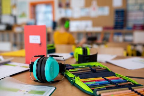 Bayerns Schulen weisen seit Jahren auf den Lehrermangel hin. (Symbolbild) Foto: Sven Hoppe/dpa