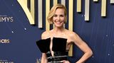 Emmy: Leslie Bipp in Armani Privé