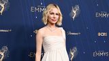 Emmy: Michelle Williams in einem zarten Zipfelkleid von Chanel