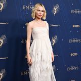 Emmy: Michelle Williams in einem zarten Zipfelkleid von Chanel