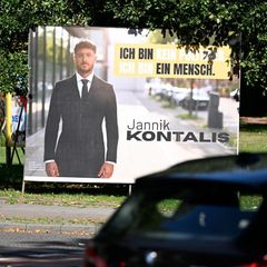 Oberbürgermeisterwahl: Reality-TV-Star Janik Kontalis auf Wahlplakat