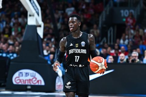Dennis Schröder führt die goldene Generation an. Foto: Stefanos Kyriazis/LiveMedia-IPA/ZUMA Press Wire/dpa