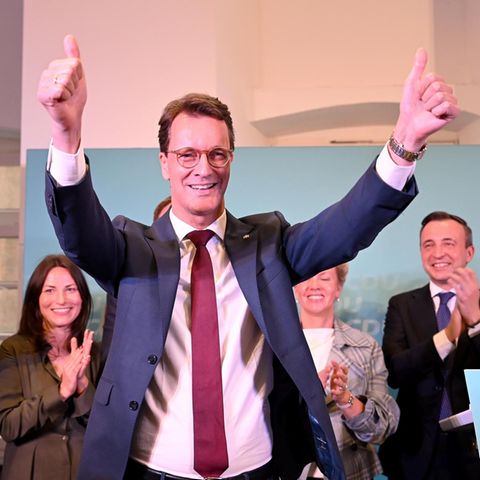 Er hat gut lachen: CDU-Ministerpräsident Hendrik Wüst sieht seinen Kurs durch die Kommunalwahl bestätigt