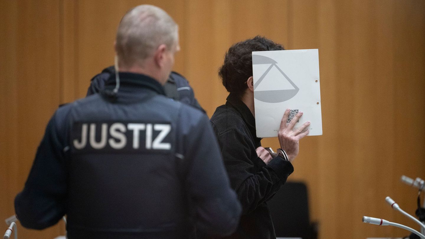Im Verfahren nach dem tödlichen Messerangriff auf dem Mannheimer Marktplatz hat sich der Anklagte Sulaiman A. ein letztes Mal vo