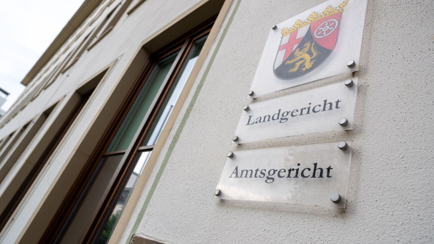 Der Prozess um den Tod eines Säuglings fand am Landgericht Trier statt. (Symbolbild) Foto: Harald Tittel/dpa