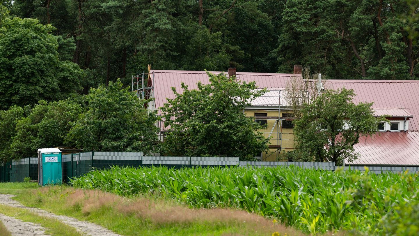 Seit Jahren wehren sich Menschen in Eschede gegen Treffen von Rechtsradikalen auf einem Hof. (Archivbild) Foto: Philipp Schulze/