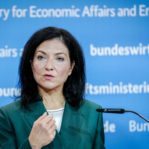 Katherina Reiche hat sich zur PV Einspeisevergütung geäußert