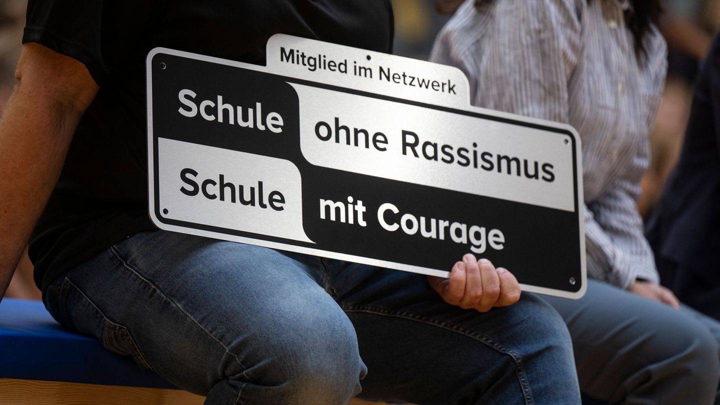 Voraussichtlich mehr als 800 Schüler, Lehrkräfte und Schulsozialarbeiter treffen sich in Magdeburg zum Landestag. (Archivbild) F