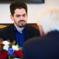Lahav Shani wurde in Belgien ausgeladen - nun gibt es Gesten der Solidarität, auch durch den Bundespräsidenten. Foto: Bernd von