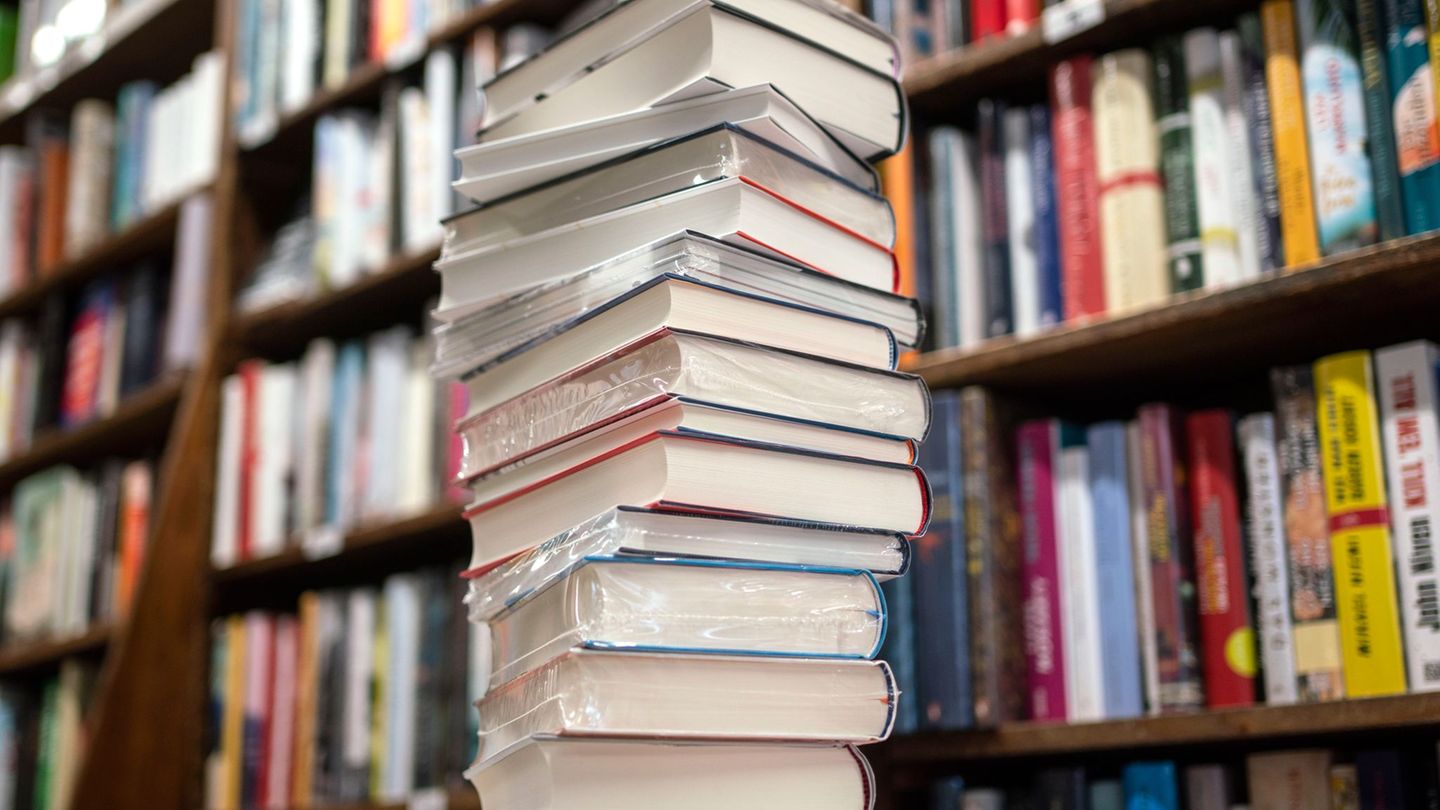 Was sind die preisverdächtigsten Romane des Jahres? Die Shortlist für den Deutschen Buchpreis wird bekanntgegeben (Symbolbild) F