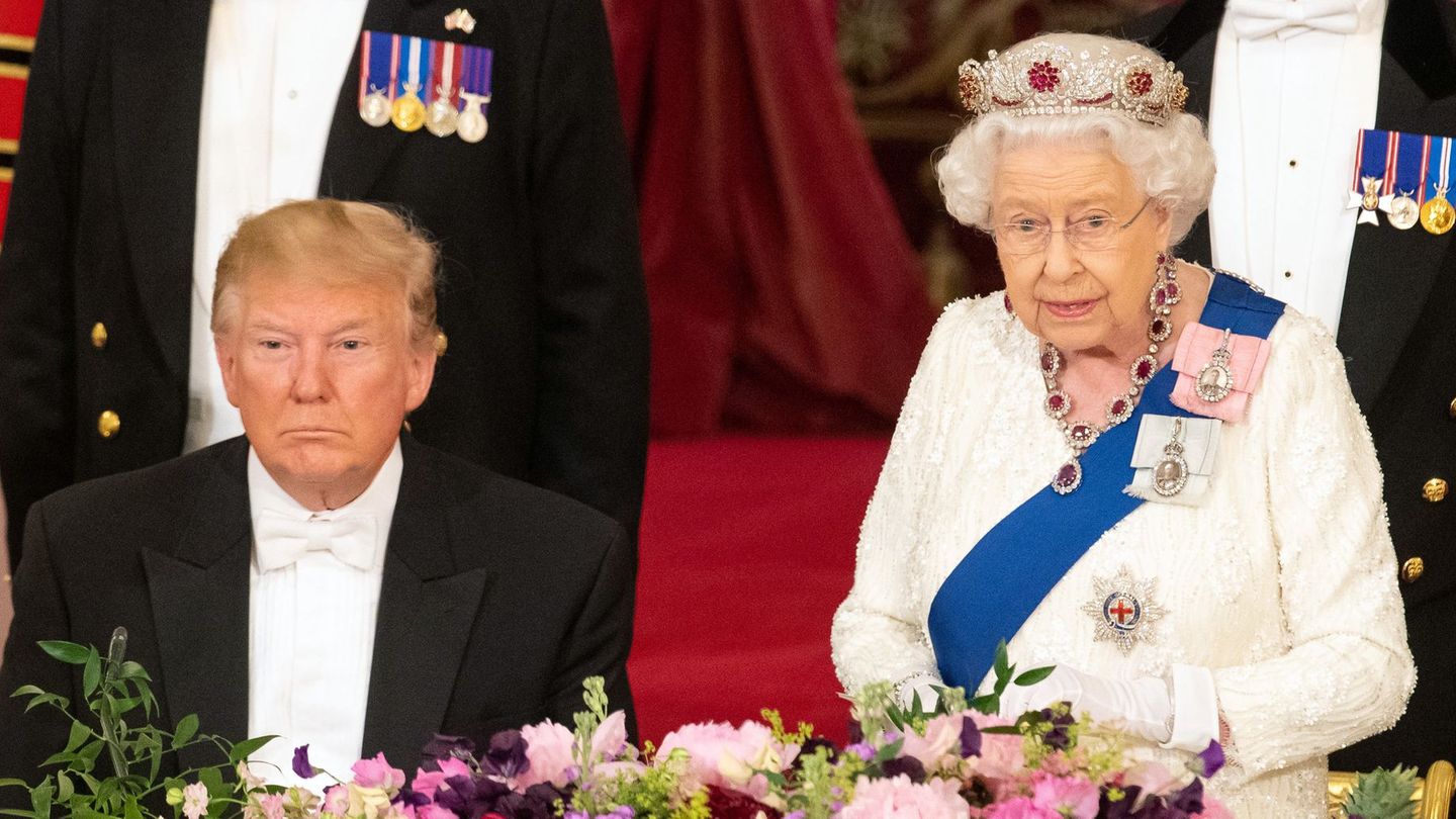 Trump war 2019 das erste Mal zum Staatsbesuch in Großbritannien und traf die Queen (Archivbild). Foto: Dominic Lipinski/PA Wire/