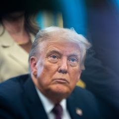 US-Präsident Donald Trump verklagt nach eigenen Angaben die "New York Times". Foto: Alex Brandon/AP/dpa