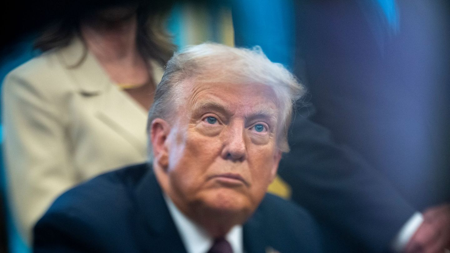 US-Präsident Donald Trump verklagt nach eigenen Angaben die "New York Times". Foto: Alex Brandon/AP/dpa