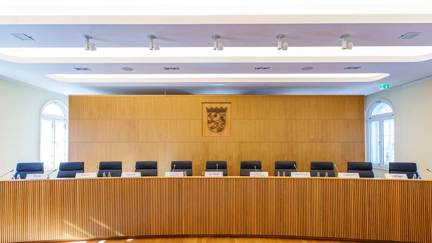 Die Richter wollen ihre Entscheidung in gut einem Monat bekanntgeben. (Archivbild) Foto: Andreas Arnold/dpa