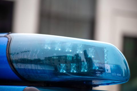 Ein Polizeiwagen (Symbolbild für Artikel über Razzia gegen Rechtsradikale)